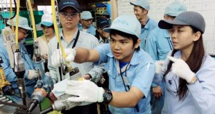 Nhật Bản thúc đẩy cho phép lao động nước ngoài ở lại lâu dài - Ảnh 1.